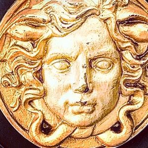 Meet your Posher, Dennis